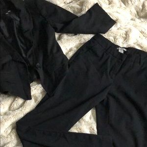 Quarter sleeve blazer and skinny pants